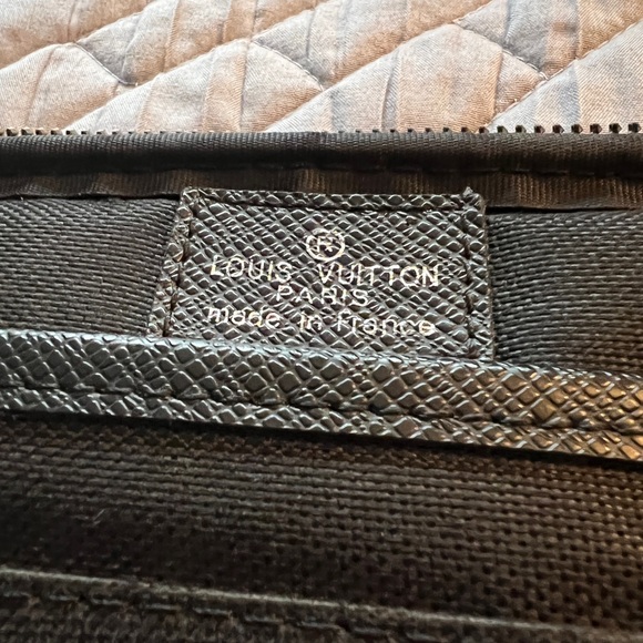 Louis Vuitton Black Taiga Leather Odessa Computer Bag - Picture 9 of 9